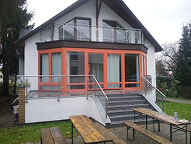 Geländer für Terrasse mit VSG-Klarglas, inkl einer Außentreppe